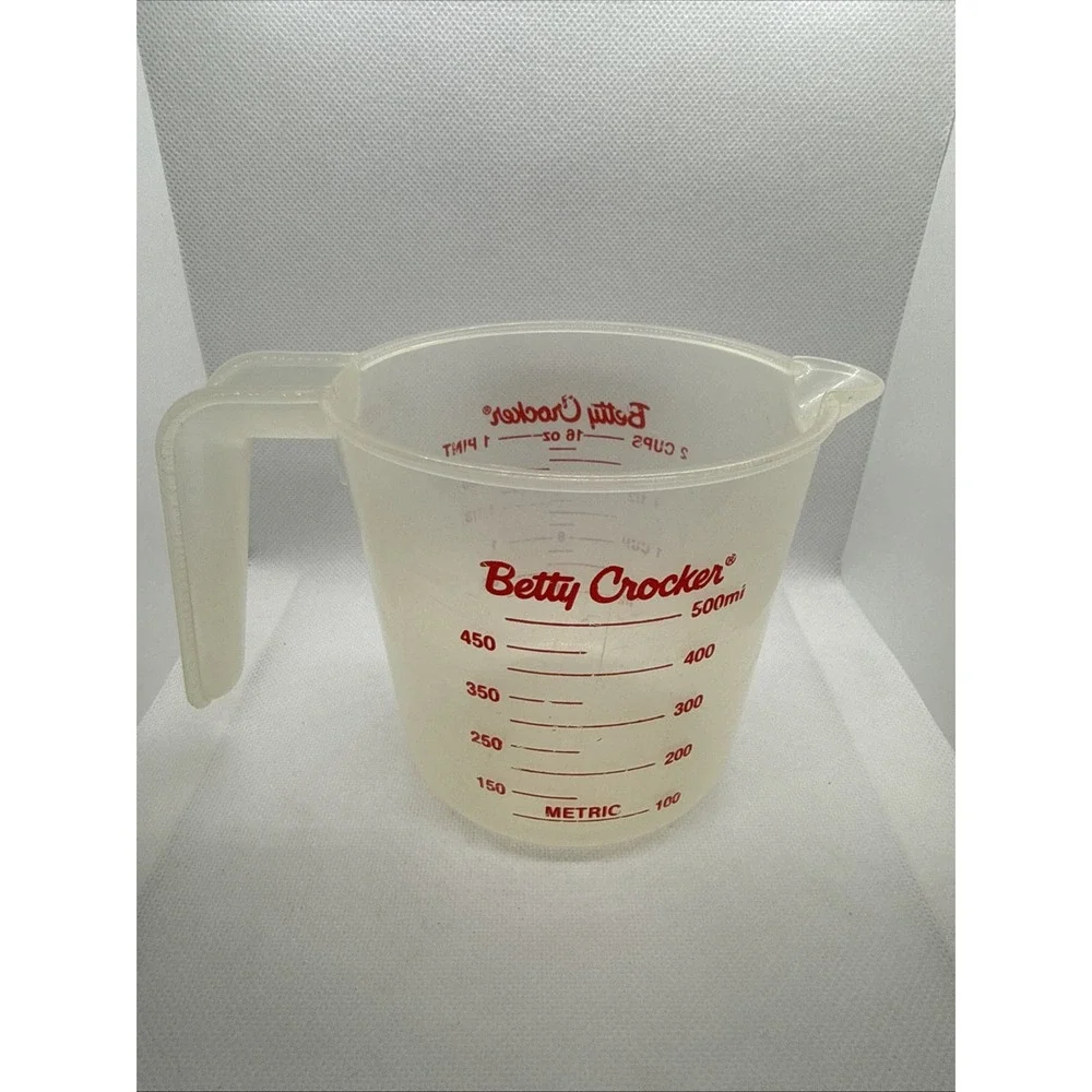 Betty Crocker Vintage Plastic Measuring Cup 2 Cup size, 16 Oz Pint 500 ML